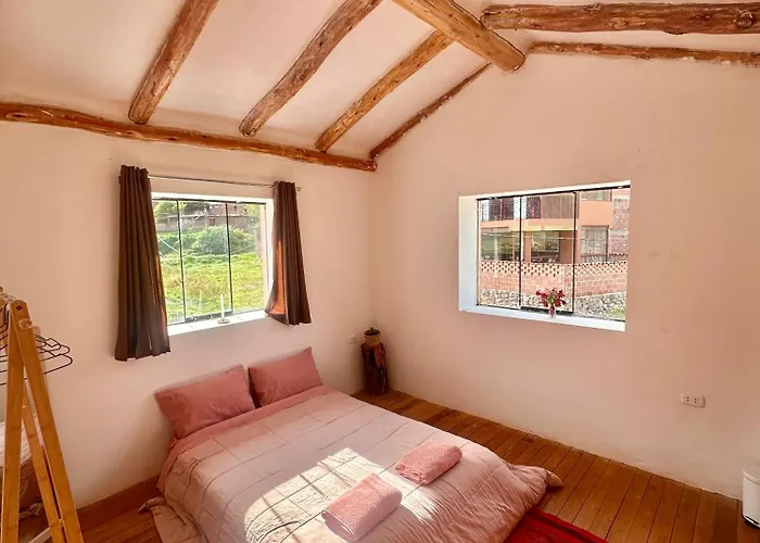 Alloggio in famiglia Creative In Rinconada - Private With Shared Garden & Balcony *