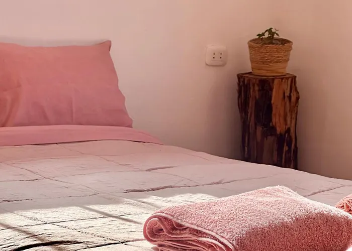 Creative In - Large Balcony And Garden Homestay *