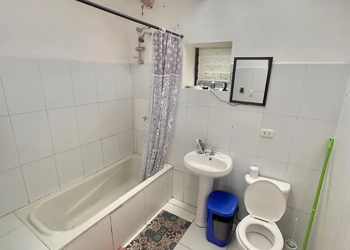 Creative In - Large Balcony And Garden Homestay *