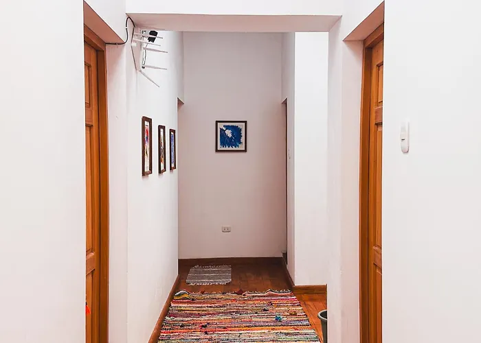 Creative In Rinconada - Private With Shared Garden & Balcony Alloggio in famiglia