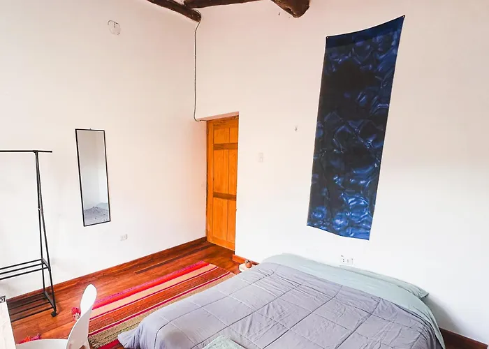 Alloggio in famiglia Creative In Rinconada - Private With Shared Garden & Balcony