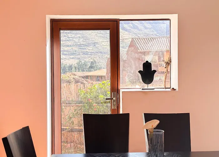 Creative In Rinconada - Private With Shared Garden & Balcony