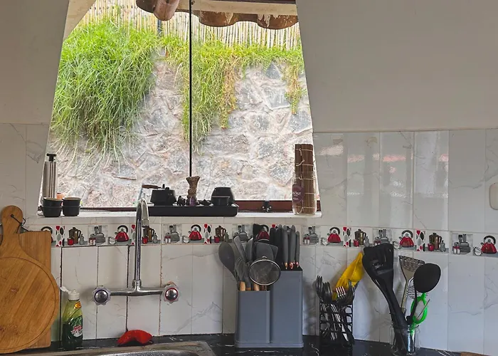 Creative In Rinconada - Private With Shared Garden & Balcony
