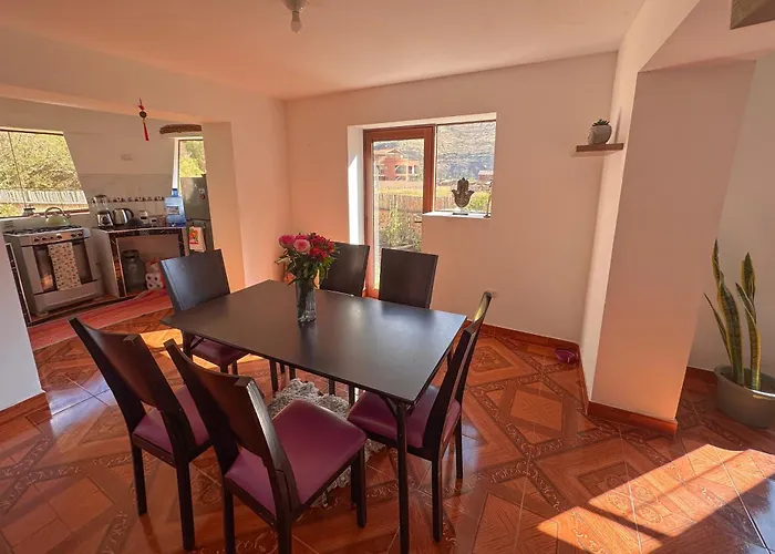 Creative In Rinconada - Private With Shared Garden & Balcony Alloggio in famiglia