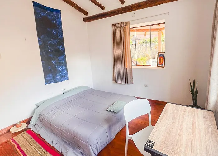 Alloggio in famiglia Creative In Rinconada - Private With Shared Garden & Balcony *