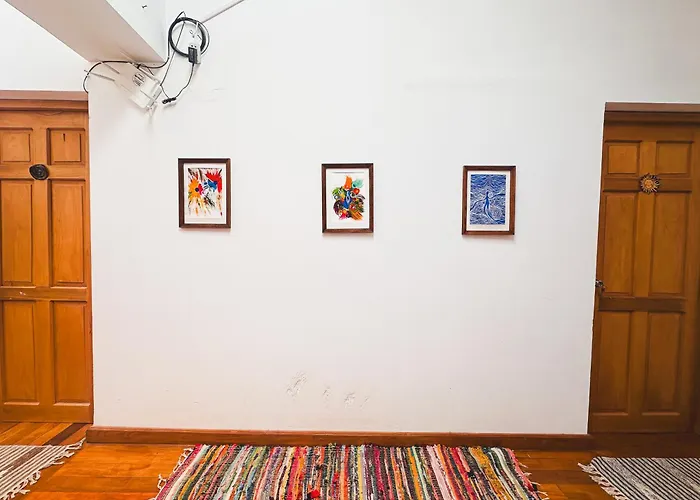 Alloggio in famiglia Creative In Rinconada - Private With Shared Garden & Balcony *