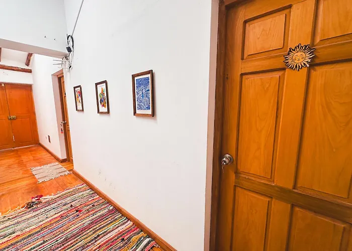 Creative In Rinconada - Private With Shared Garden & Balcony Alloggio in famiglia