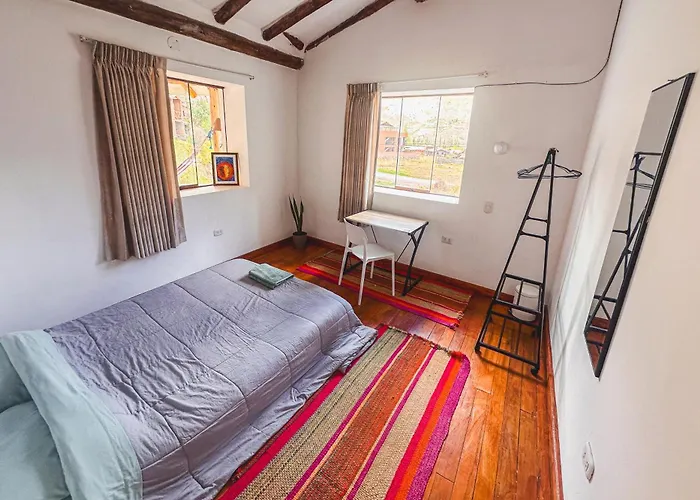 Creative In Rinconada - Private With Shared Garden & Balcony