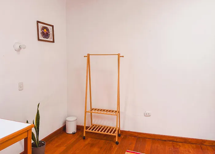 Creative In Rinconada - Private With Shared Garden & Balcony Alloggio in famiglia *