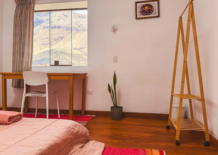Alloggio in famiglia Creative In Rinconada - Private With Shared Garden & Balcony *