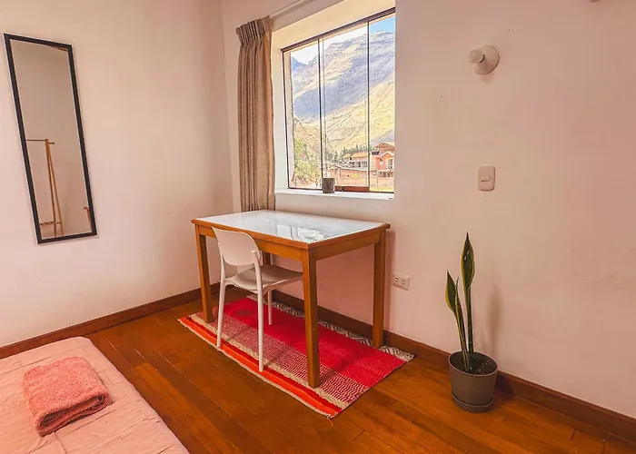 Alloggio in famiglia Creative In Rinconada - Private With Shared Garden & Balcony *